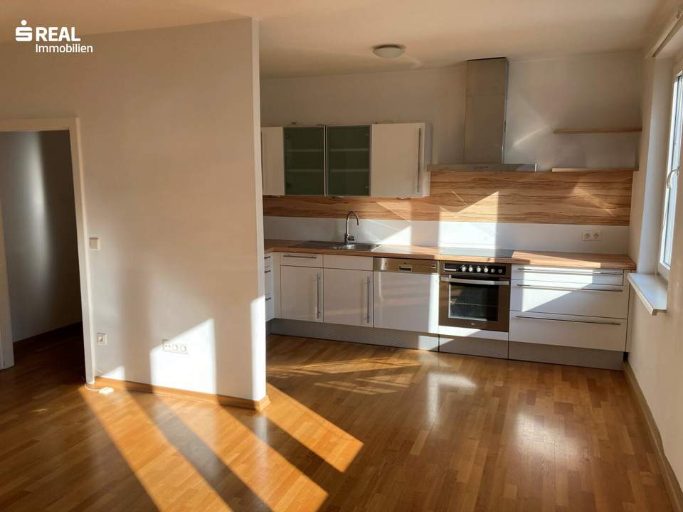 Jetzt zugreifen! - Ruhig, Grünblick und doch nahe Nachmarkt und U4 - sympathische Wohnung für junge Leute - niedrige Betriebskosten