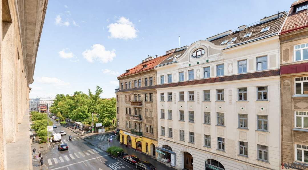 SANIERUNGSBEDÜRFTIG // 3. Stockwerk, nahe Burggasse-/Stadthalle (Top 21-23), 3 Zi.