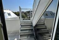 Lichtdurchflutete Penthouse Architektur - barrierefreie 5-Zimmer Maisonette-Wohnung in exklusiver Lage mit teiloffener Galerieebene, zahlreichen Terrassen, 2 Bädern und PKW-Garagenplatz