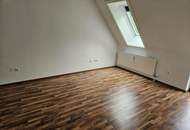unbefristete 1-Zimmer-Wohnung mit Abstellraum, Balkon & Blick ins Grüne