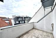 3-Zimmer Dachgeschoss mit hofseitiger Terrasse - U-Bahn in fußläufig erreichbar