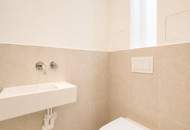 Erstbezug nach hochwertiger Sanierung – Stilvolle 3-Zimmer-Altbauwohnung mit 8 m² Balkon in 1160 Wien