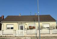 Einfamilienhaus mit Garten, Einfahrt & Nebengebäuden