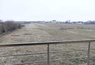 Geräumiges, voll unterkellertes Wohnhaus - zum fertigstellen!