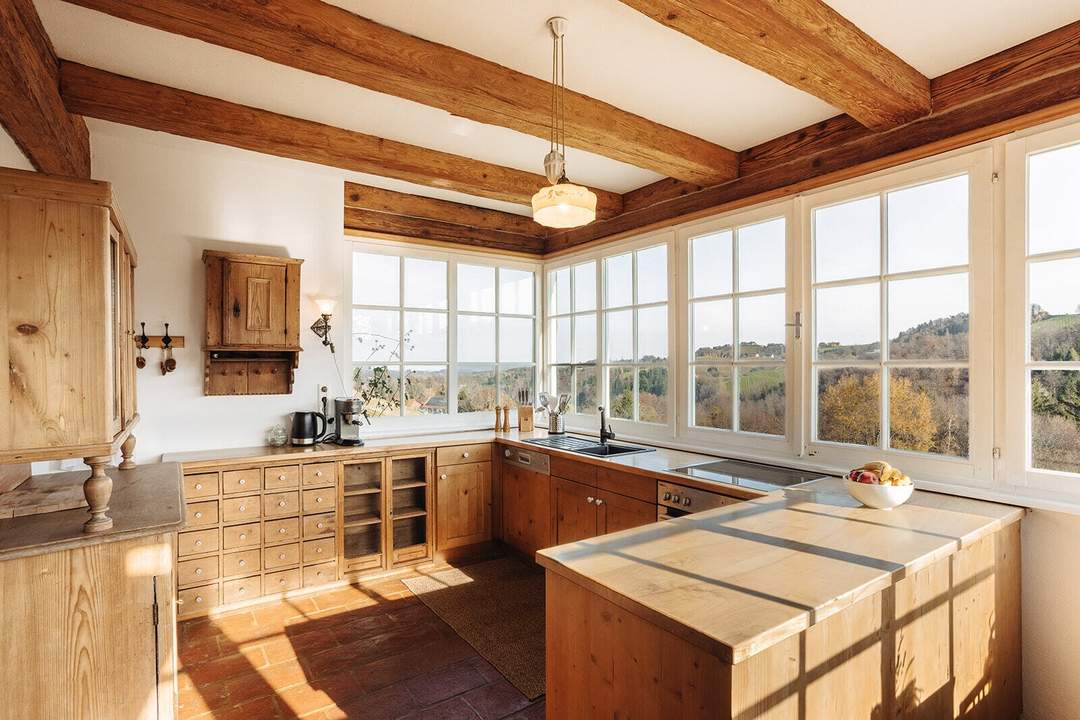 Südsteiermark: Zwei Exklusive Landhäuser - ein Winzerhaus und ein Kellerstöckl - mit drei Wohneinheiten plus Whirlpool, Außensauna und ein schöner Blick über die Weinberge!