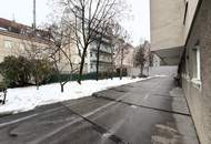 Klimatisierte Dachgeschosswohnung mit 4 Schlafzimmer und Garage // Air-conditioned attic apartment with 4 bedrooms and garage //