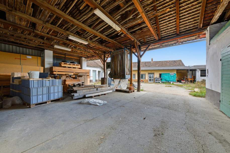 Vielseitige Gewerbe- und Wohnliegenschaft: diverse Hallenflächen, Wohngebäude und ein großzügiges Grundstück!, Haus-kauf, 349.000,€, 2034 Mistelbach