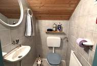 Gepflegtes großes Einfamilienhaus mit überdachtem Pool!