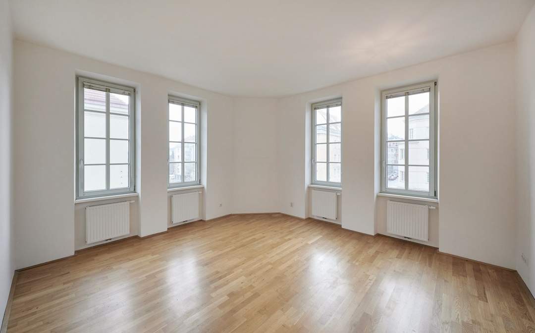 Altbau-Liebe auf den ersten Blick: Hell, hoch, einzigartig!