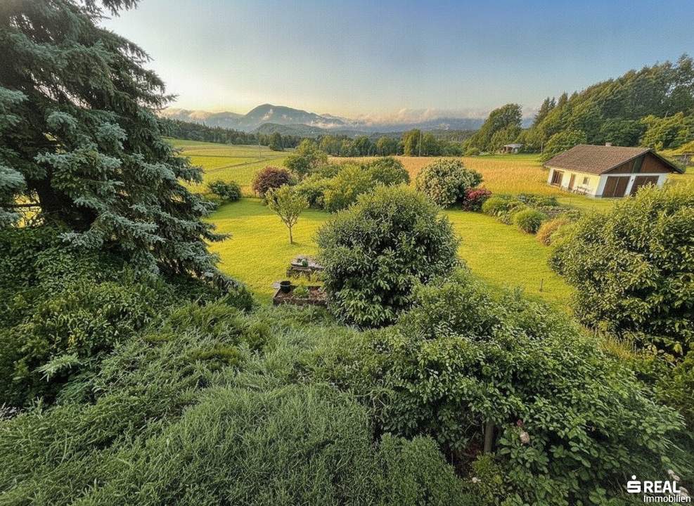 „Exklusive Gelegenheit am Klopeiner See – Mehrgenerationenhaus mit drei Wohneinheiten und großem Grundbesitz“.