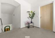 Besonderes Wohnambiente mit sonniger Dachterrasse: Exklusive Maisonette-Wohnung zur Miete im Zentrum von St. Andrä