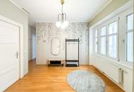 Exclusively furnished attic apartment near Votivpark / including parking space!