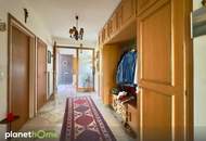 Bungalow mit zwei Wohneinheiten auf rund 1.800 m² großem Grundstück in Seewalchen am Attersee