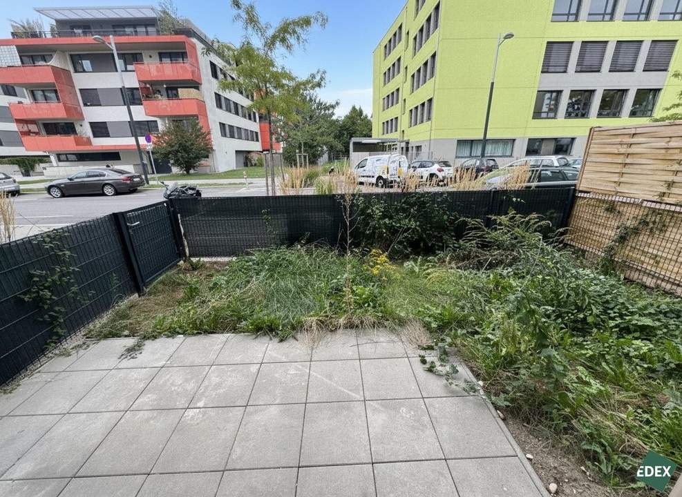 Ab sofort: Moderne 2-Zimmer-Wohnung mit Terrasse und Garten nahe U1