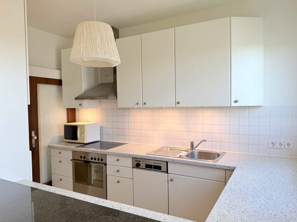 Südstadt: helle 2-Zimmer-Wohnung mit Loggia