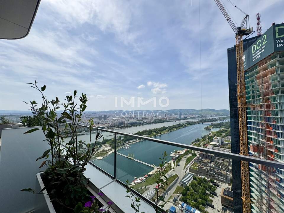 Sonnenuntergang im modernsten Turm Wiens: Erstbezug mit Goodies