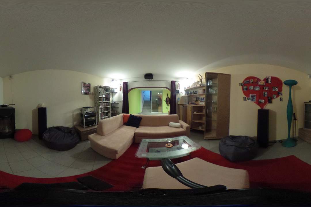 "Exklusive Residenz mit Wald!"