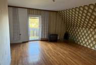 teilsaniertes Doppelhaus mit Keller und Garage auf schönem großem Grundstück zu verkaufen