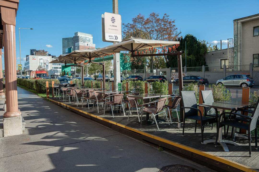 98 m² | neue Ausstattung | Top Lage | Gastterasse - Asiatisches Restaurant in Wien