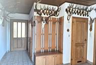 ALLEINLAGE: Sanierungsbedürftiger Vierkanthof mit ca. 17ha Land zu verkaufen