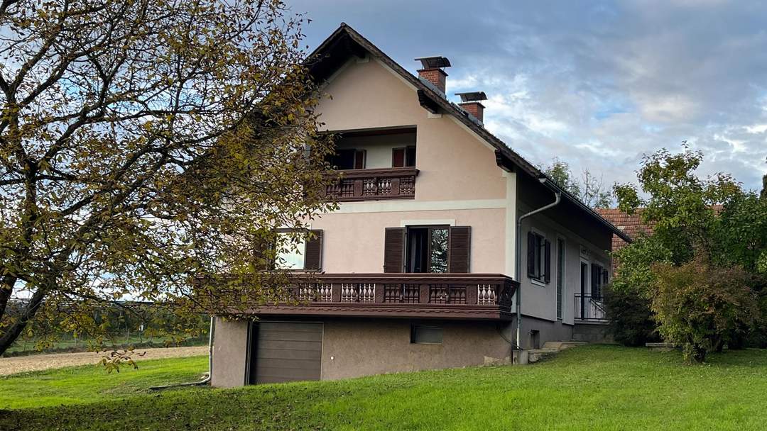 Preisreduktion! Haus in ruhiger Lage mit Erweiterungsmöglichkeit und großem Nebengebäude!