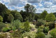 *neuwertiger* BUNGALOW mit einzigartiger Steingartengestaltung und Naturteich in Ruhelage