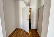 2 Zimmer-Wohnung in generalsaniertem Neubau mit ca. 6m2 Balkon.