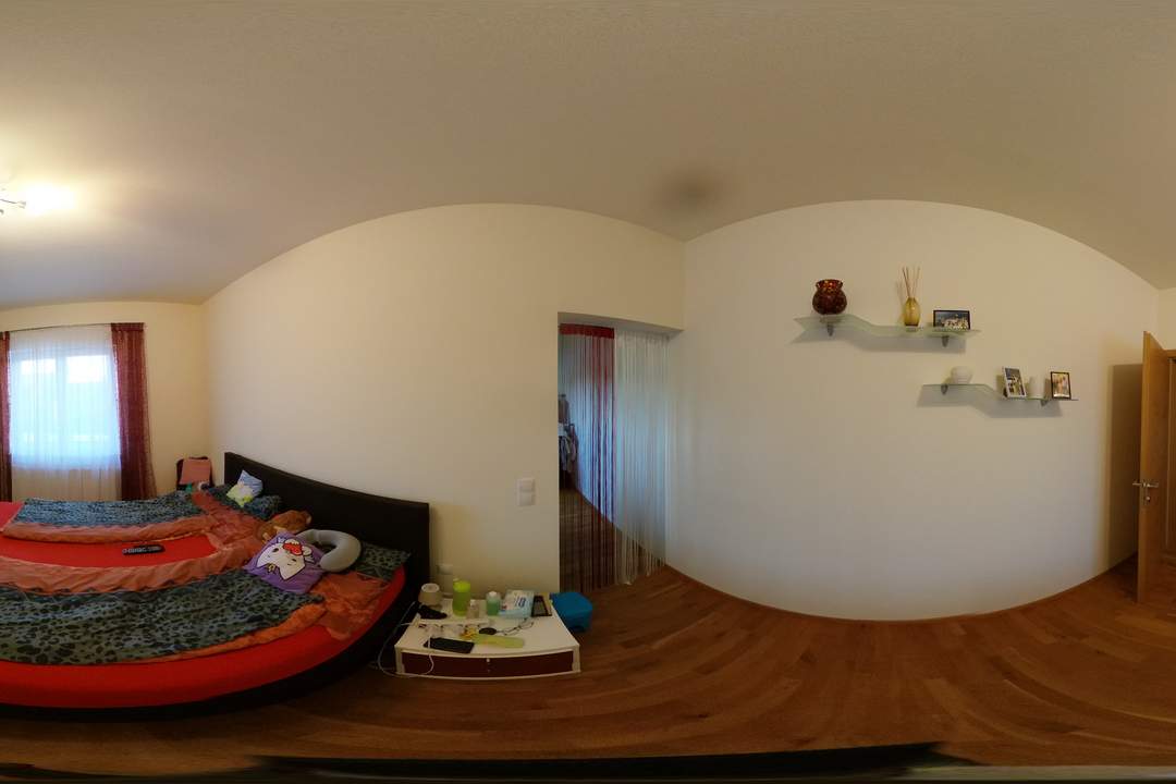 "Wohnen mit Pool & Terrasse!"