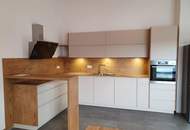 Schöne neuwertige 3-Zimmer Mietwohnung mit großer Dachterrasse !!!