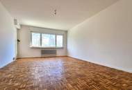 RENOVIERTE WOHNUNG MIT LOGGIA UND PARKPLATZ IN HERRLICHER WALDRAND-RUHELAGE