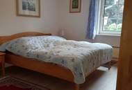 Möblierte 2-Zimmer-Wohnung mit Balkon, Grünblick und Tiefgarage in absoluter Ruhelage