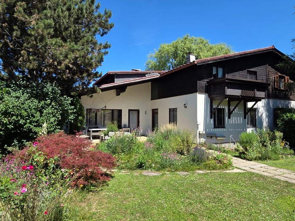 "Neuer Preis" GERÄUMIGES EIN / ZWEIFAMILIENHAUS IN SONNIGER LAGE