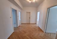 WOHNUNGSPAKET IM OPERNRINGHOF // 4 WOHNEINHEITEN