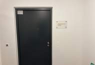 Schöne 2-Zimmer-DG-Wohnung mit Terrasse und Klimaanlage