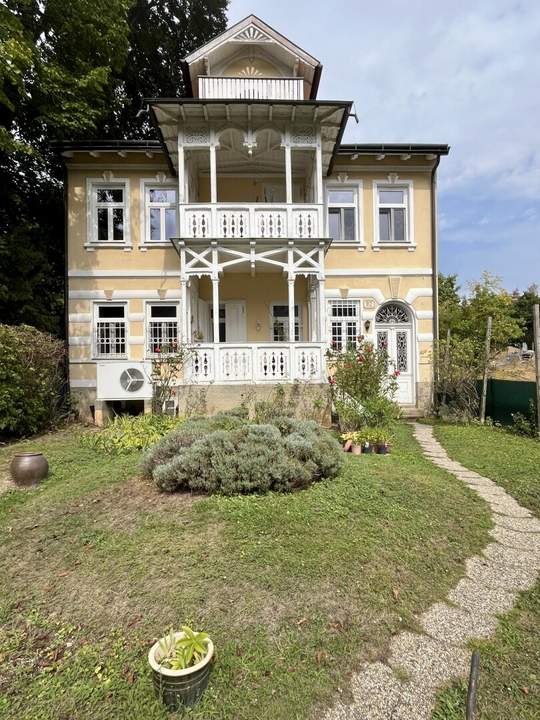 Gepflegte Villa im Herzen der Hinterbrühl- Im Zentrum und doch am Waldrand