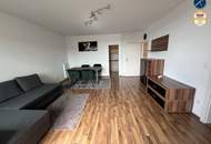Neuwertige 2-Zimmer Wohnung mit 2 Loggien und Auto-Stellplatz