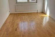 Großzügige 4-Zimmer-Wohnung mit Loggia