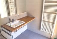 Schöne 2-Zimmer-DG-Wohnung mit Terrasse und Klimaanlage