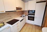 FAMILIENHIT, ENKPLATZ, gepflegte 113 m2 Neubau mit Loggia, 4 Zimmer, Küche, 2 Bäder, teilmöbliert, 3. Liftstock, U3-Nähe