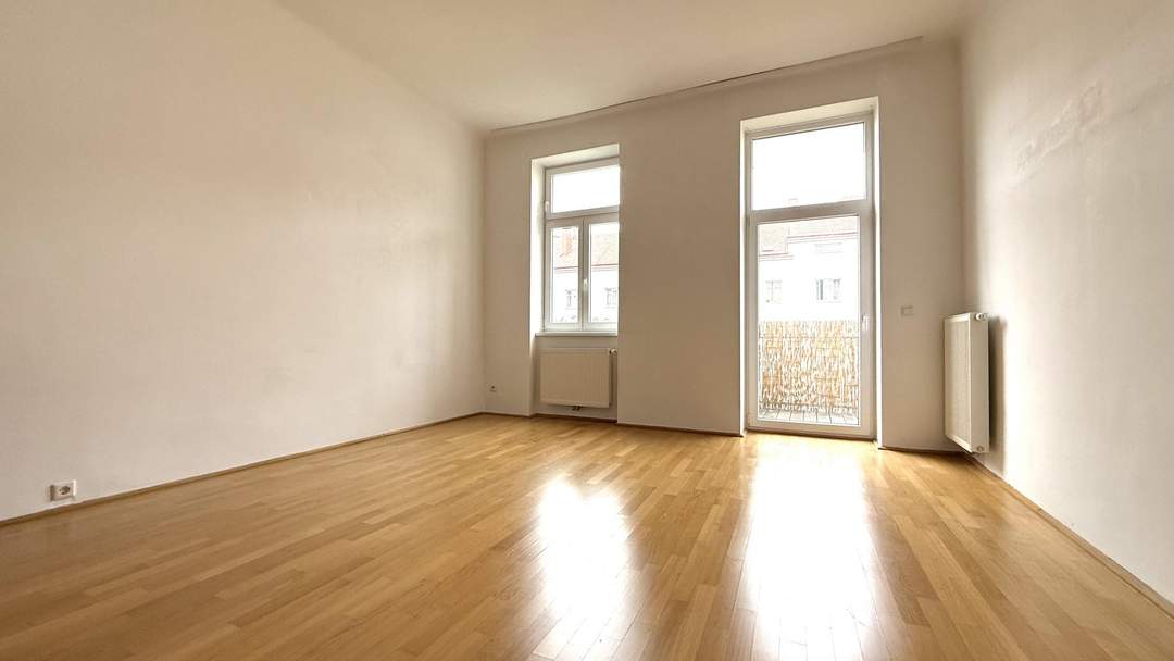 Top-sanierte, ruhige Altbauwohnung mit 4,5m² Balkon