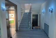 "Einfamilienhaus mit 1110m² Grund mitten im Ort!"