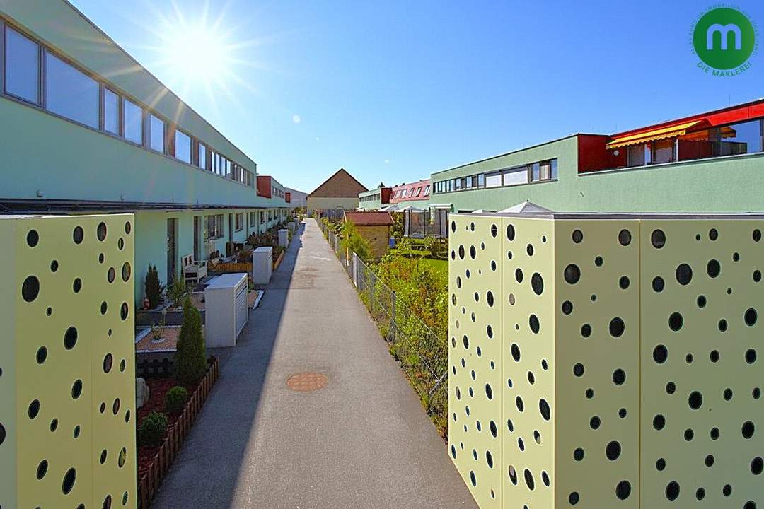 Reihenhaus mit Terrasse, Pool und Keller in Breitenleer Ruhelage