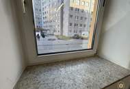 Großes, vielseitig nutzbares Büro im EG zu vermieten