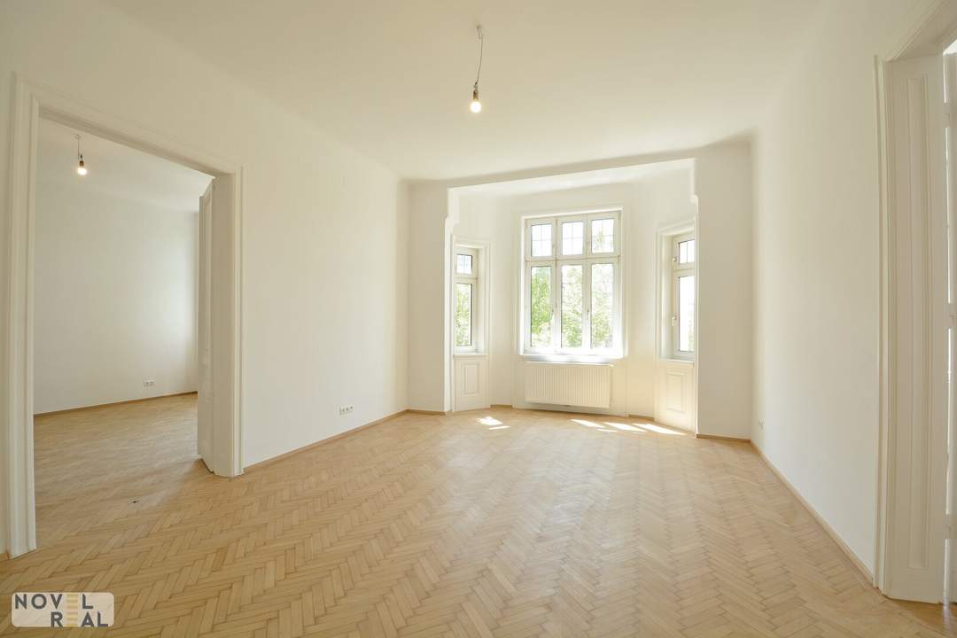 Sanierungsbedürftige, großzügige 4-Zimmer-Wohnung mit Loggia