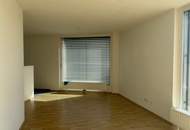 2-Zimmer Wohnung mit sehr großer Terrasse!