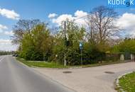 Aufgeschlossenes und ebenes Eckgrundstück in GF-Süd