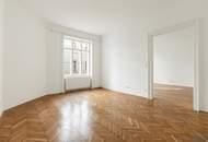 Komplett hofseitg ausgerichtete Stilaltbauwohnung im Jugendstiljuwel Schottenfelder Hof | Blick in den grünen Innenhof | Ideal auch zur WG-Nutzung