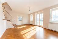LANDHAUSVILLA mit HOF-ENSEMBLE, GÄSTEWOHNUNGEN UND ENTWICKLUNGSPOTENTIAL