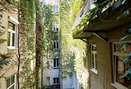 ZUM VERLIEBEN! - TRAUMHAFT SANIERTE 3-ZIMMER-WOHNUNG IM STILALTBAU, BALKON IN DEN LAUSCHIGEN INNENHOF MÖGLICH