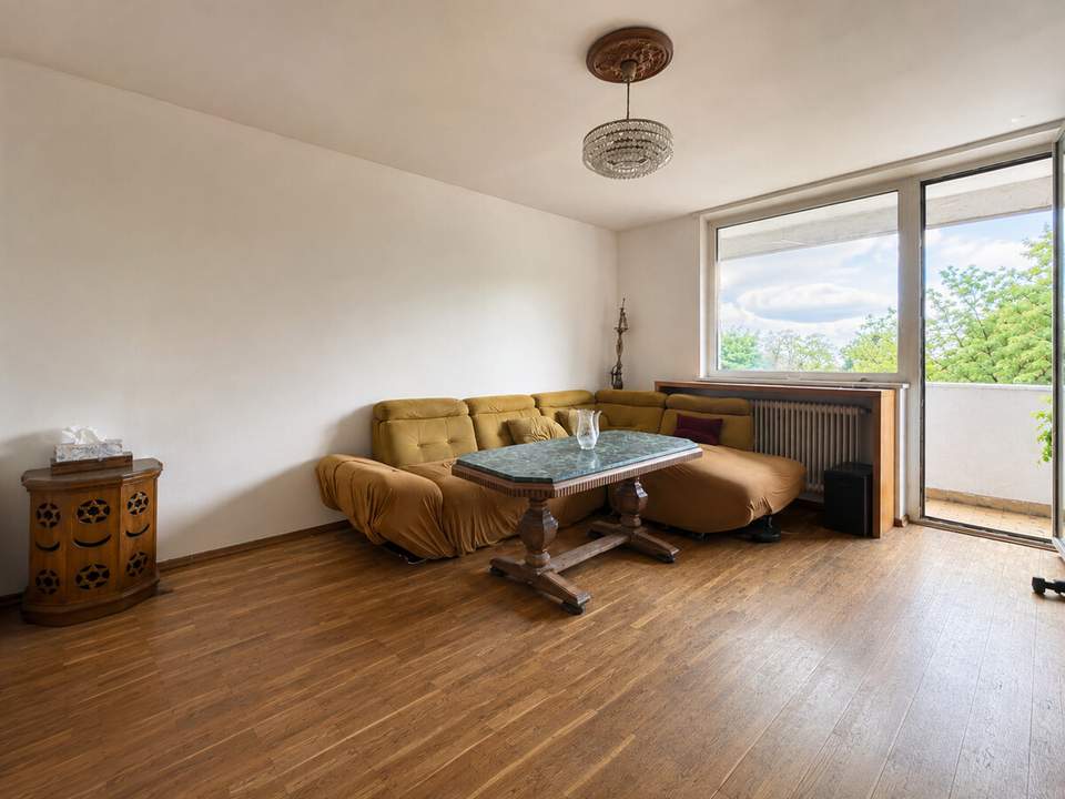 Geräumige 89-m²-Wohnung mit 4 Zimmern und großer Küche - Wiener Straße 280 inkl. Autoabstellplatz!